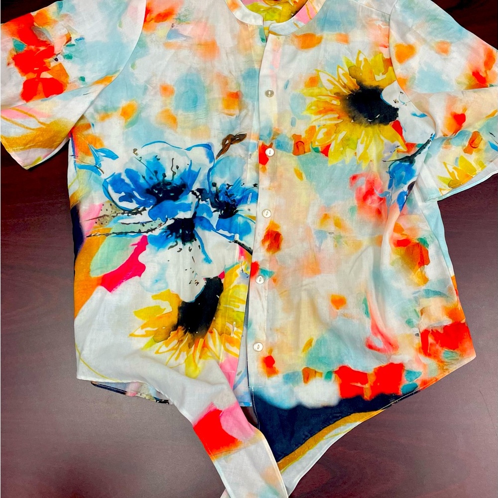 Chico’s size 1 blouse